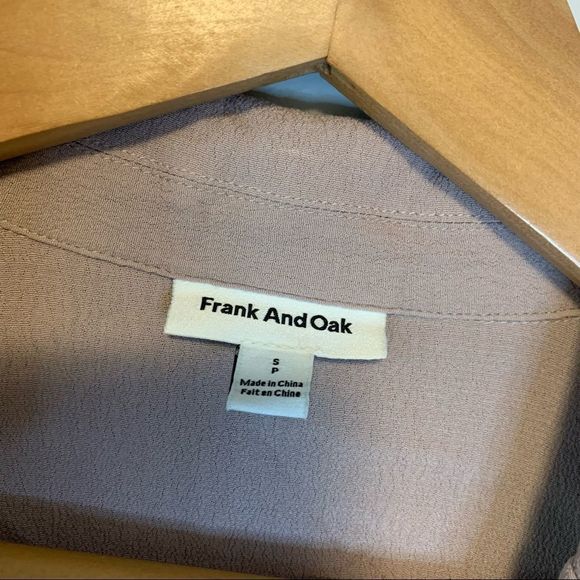 Frank and oak button front top size small taupe color. - Picture 4 of 7